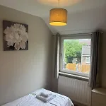 Flaxman Avenue - Lovely 4 Bed Home, 5 Mins Drive To York City Centre, Free Superfast Wi-Fi, Free On-Street Parking