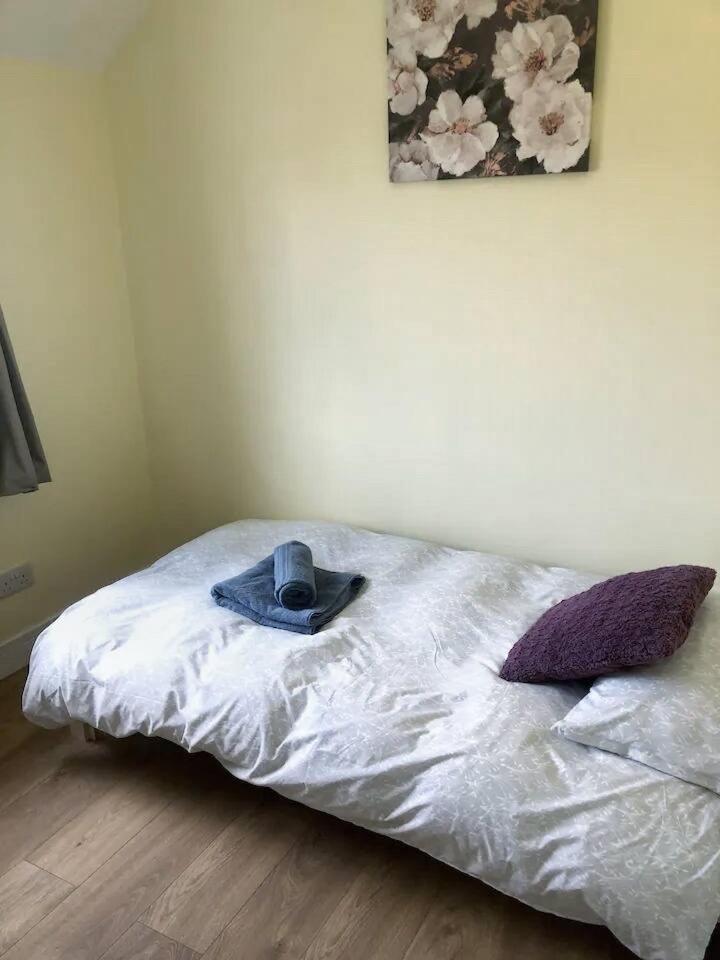 Flaxman Avenue - Lovely 4 Bed Home, 5 Mins Drive To Centre, Free Superfast Wi-fi, Free On-street Parking Сasa de vacaciones York